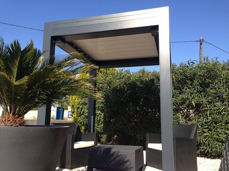 Pergolas bioclimatique dans nos bureaux SMA